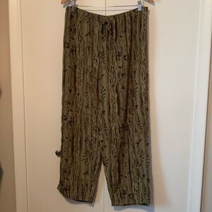 Vintage Wardrobe Essentials Green Floral Lined Stretch Pants Size Petite Large